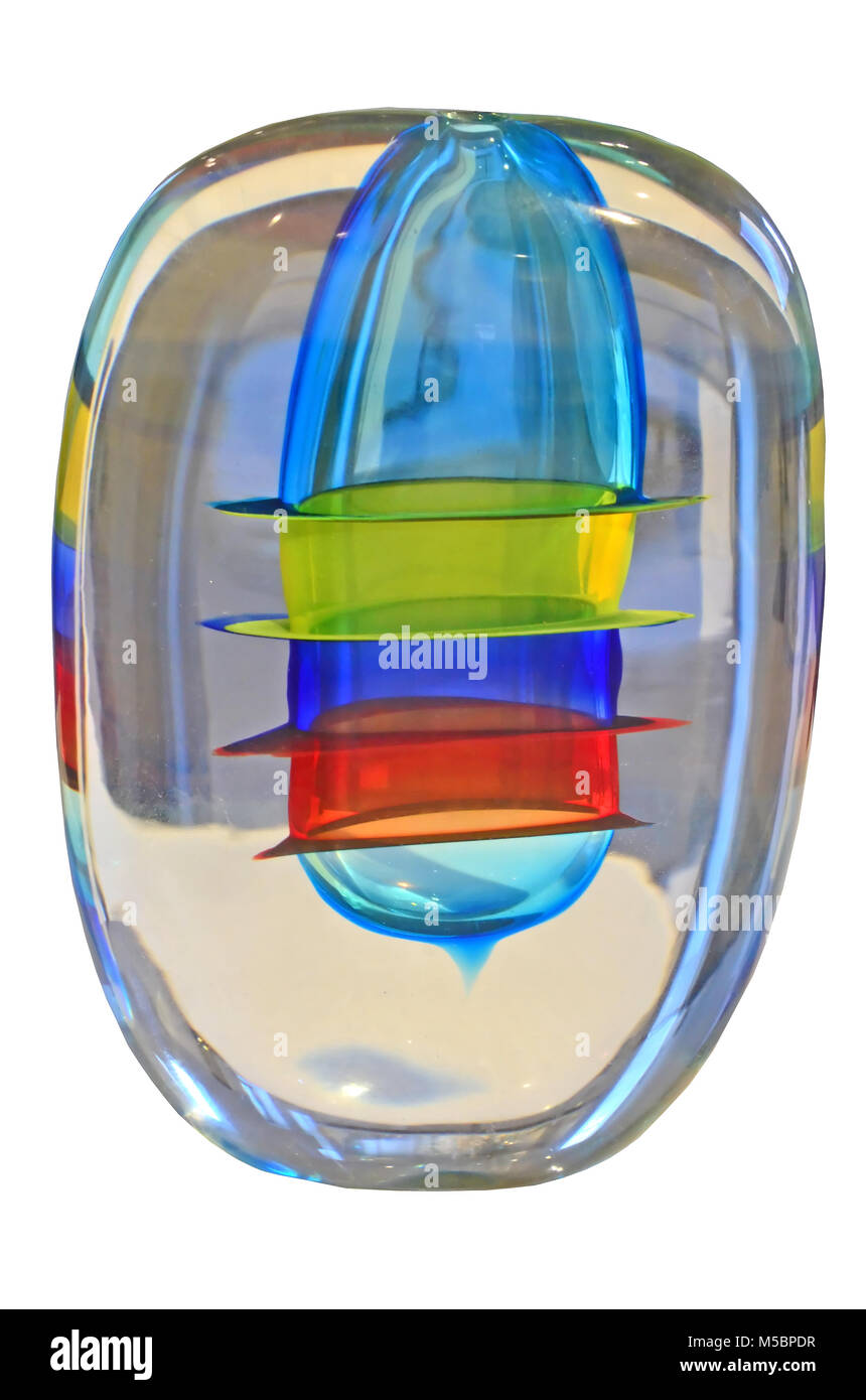 Belle Création en verre de Murano, des techniques innovatrices montrant les compétences et le talent artistique. Isolé sur un fond blanc. Banque D'Images