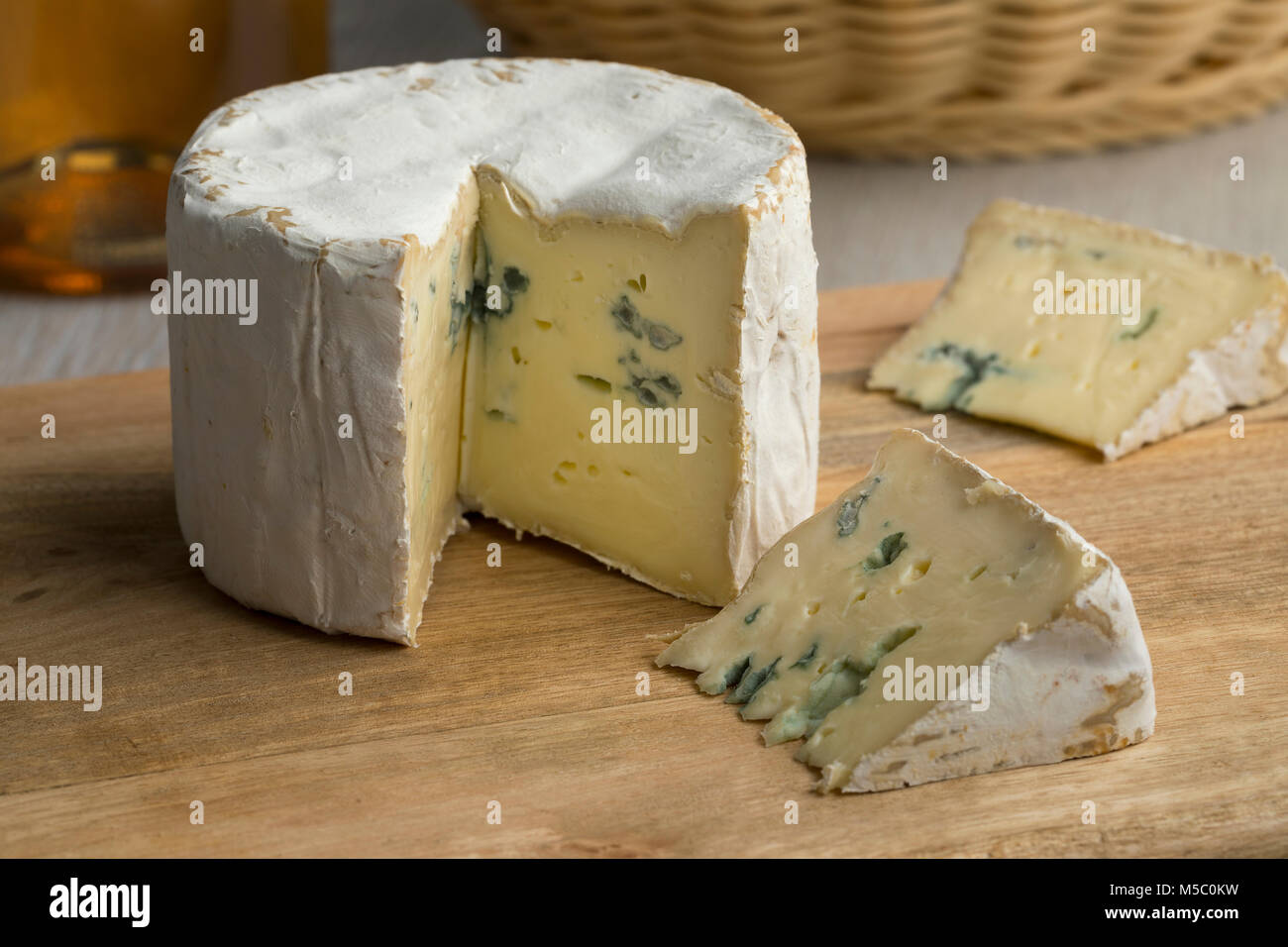 Morceau de fromage bleu français pour le dessert Banque D'Images