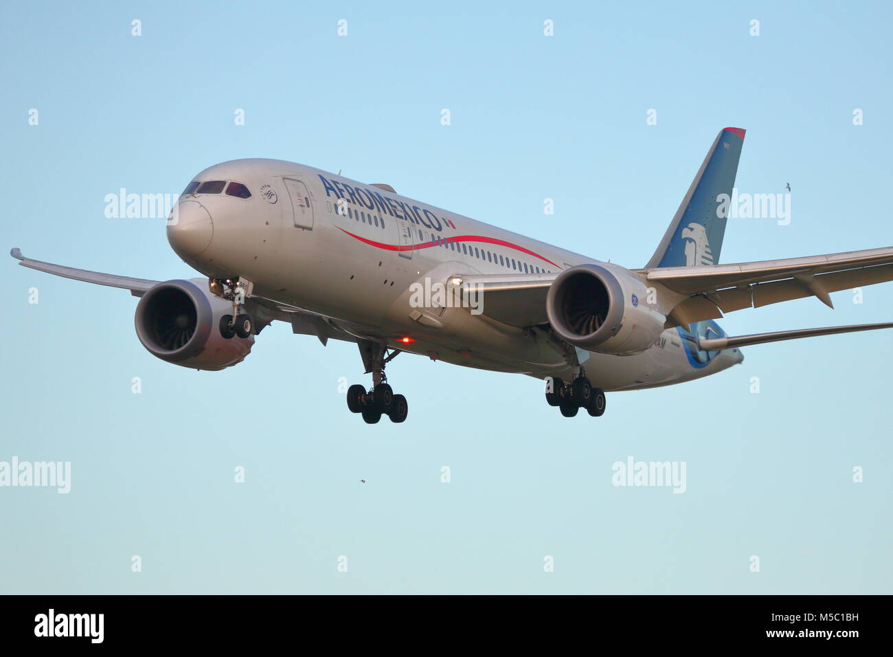 Aeromexico Boeing 787 Dreamliner N961H L'atterrissage à l'aéroport Heathrow de Londres, UK Banque D'Images