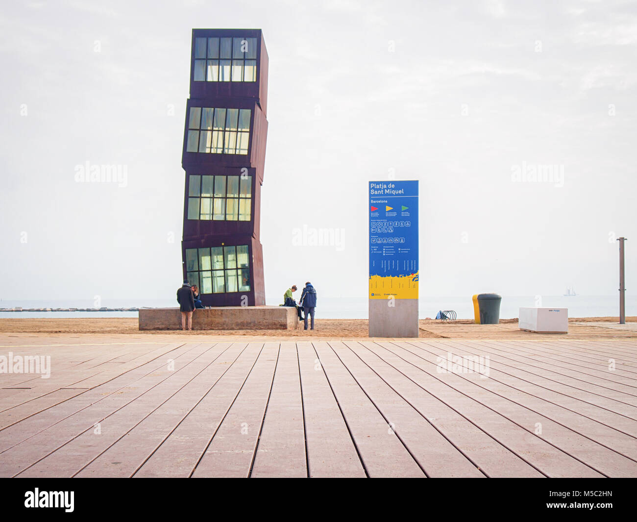 Barcelone, Espagne-17 février, 2018 Sculpture : L'Estel Ferit (les blessés étoile filante) conçu par l'artiste l'installation de Rebecca Horn à Sant Miguel être Banque D'Images