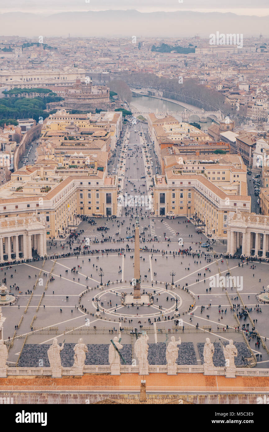 La place Saint Pierre de Rome en vue d'en haut Vue aérienne à Rome, Italie Banque D'Images