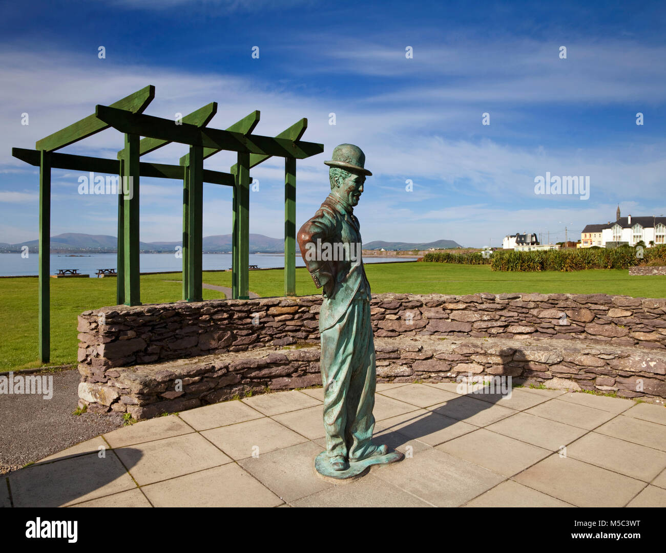 Sculpture à Charlie Chaplin, Waterville, l'Anneau du Kerry, comté de Kerry, Irlande Banque D'Images