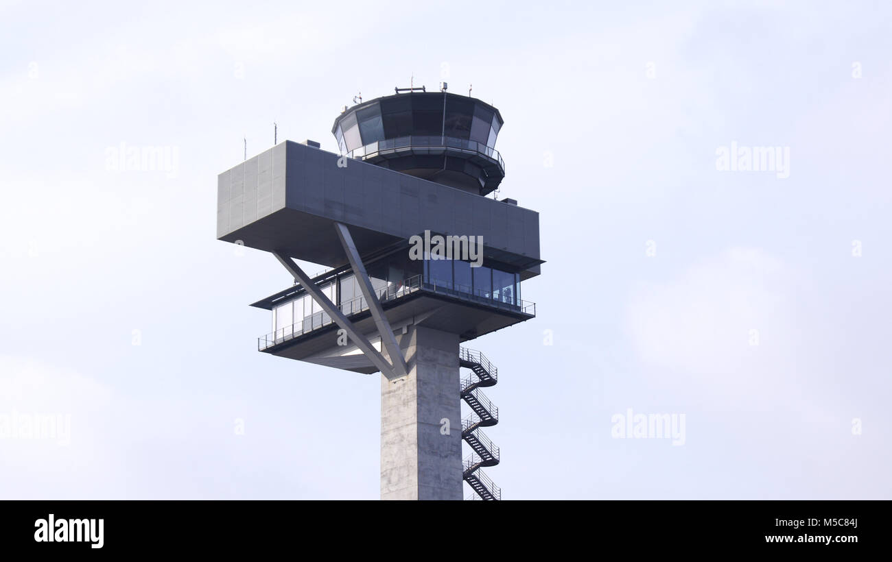 BERLIN, ALLEMAGNE - JAN 17th, 2015 : nouvelle tour de contrôle de l'aéroport à l'aéroport de Berlin Brandebourg BER Banque D'Images