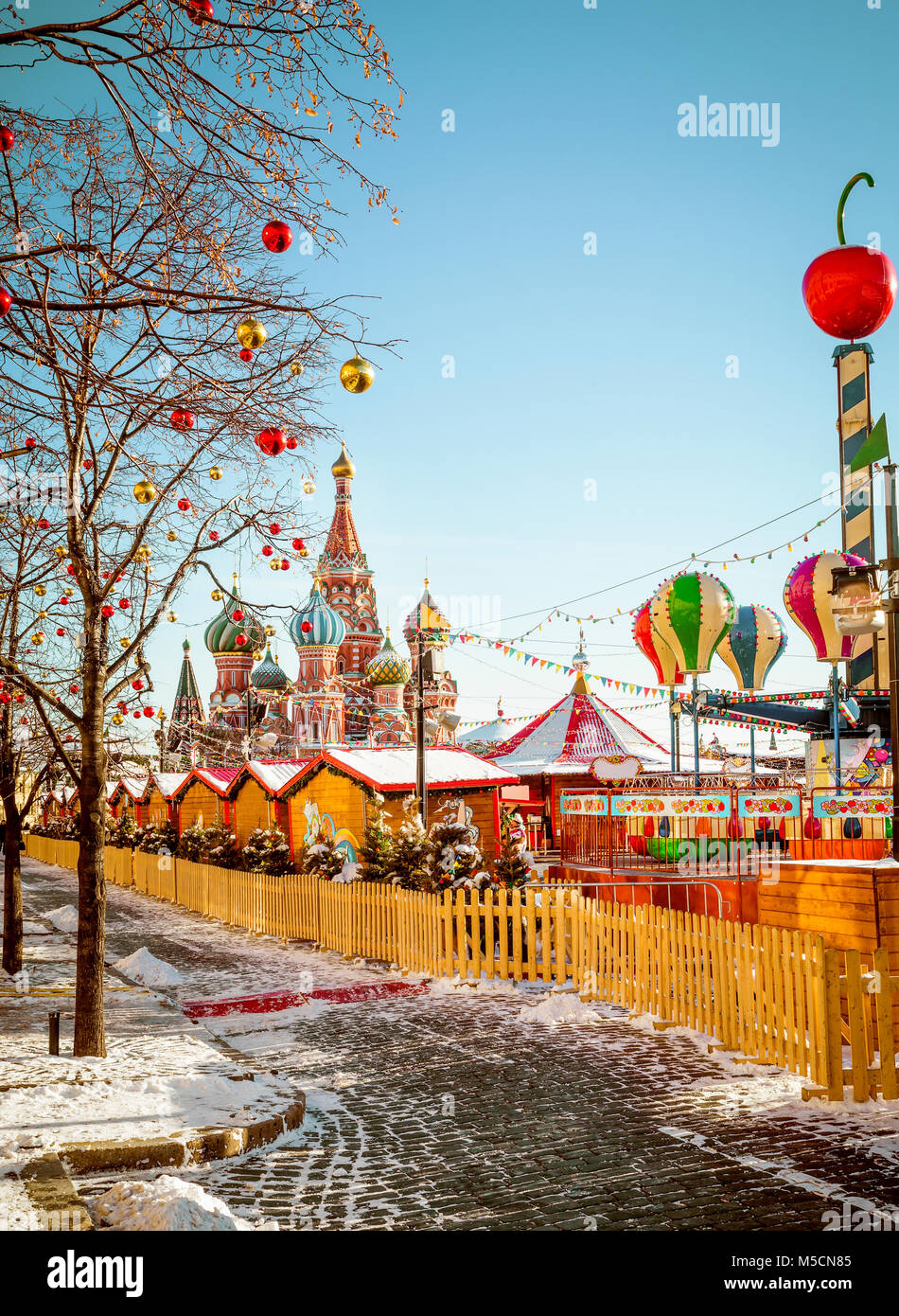 Village de Noël juste sur la Place Rouge à Moscou, Russie Banque D'Images