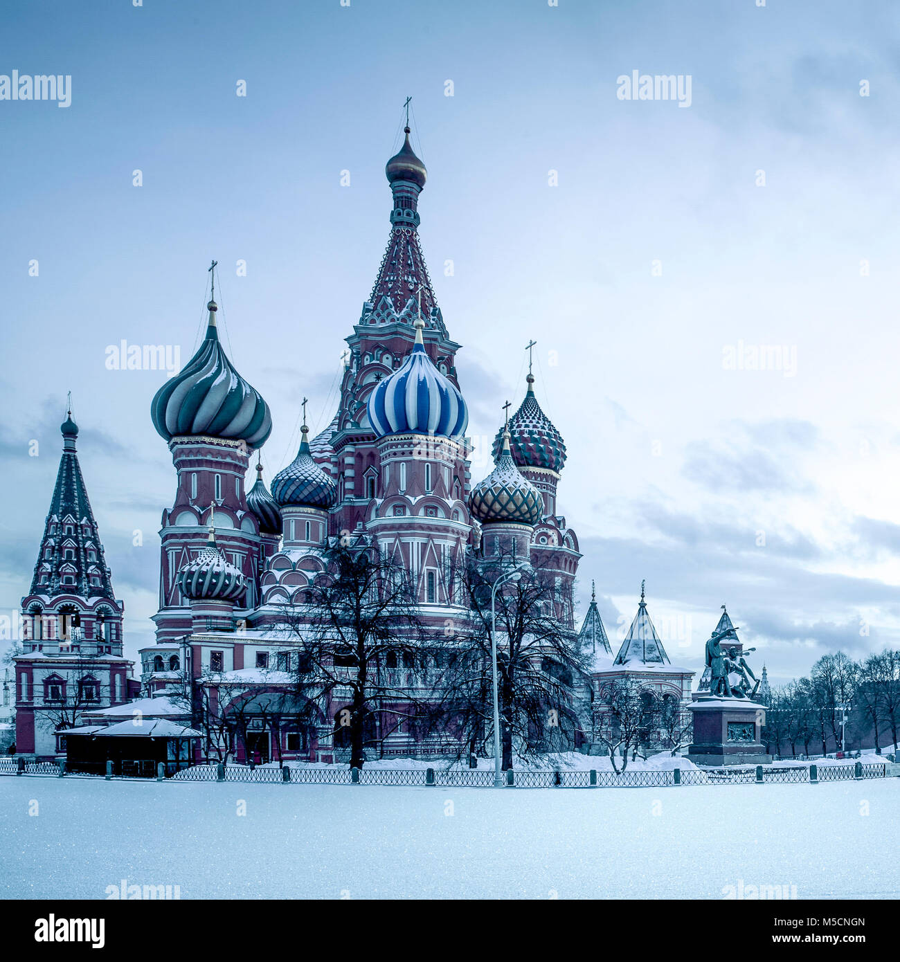 Noël à Moscou, Russie - la cathédrale Saint-Basile sur la Place Rouge Banque D'Images