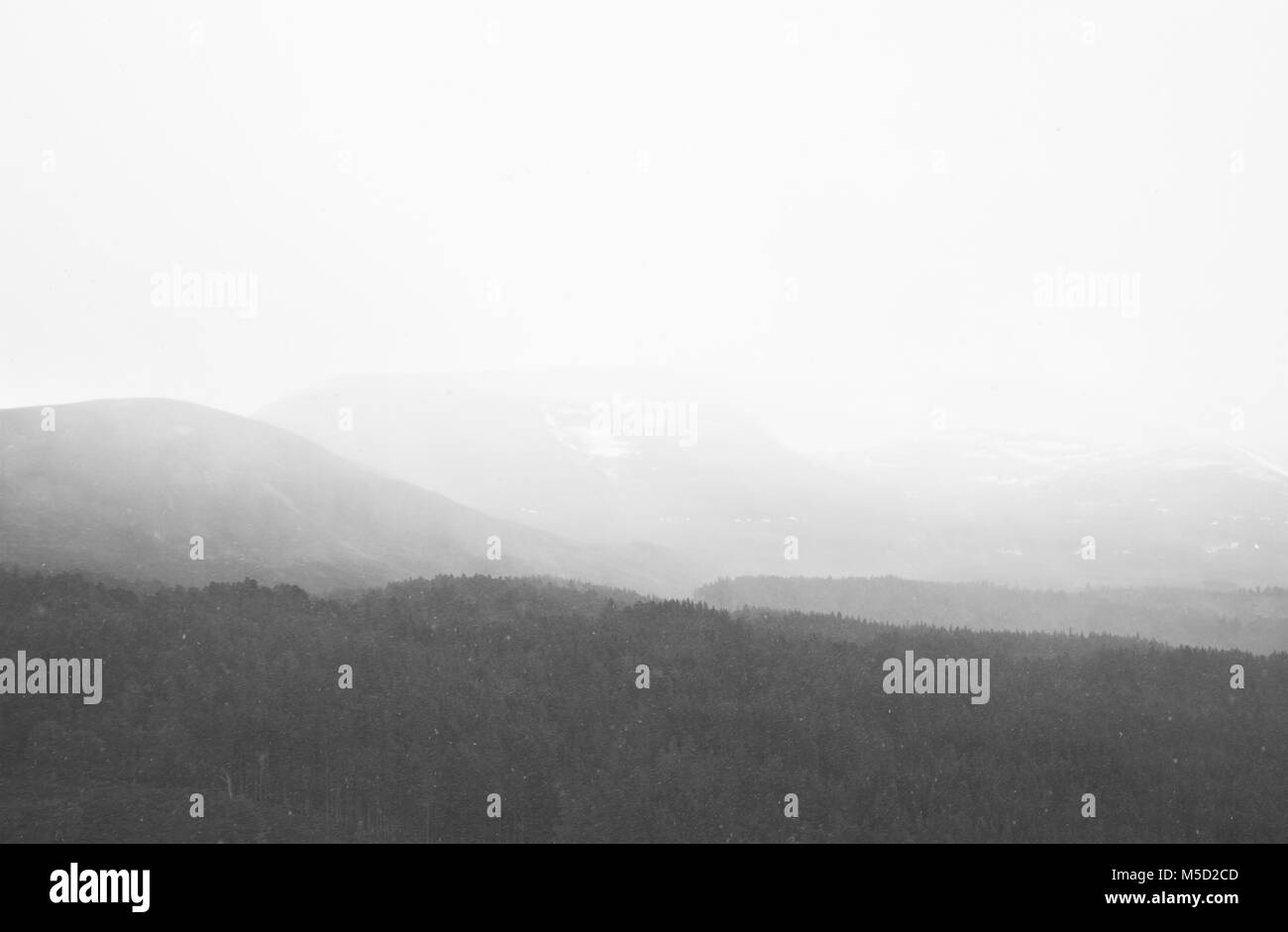Misty et paysage pluvieux des hautes terres écossaises Banque D'Images