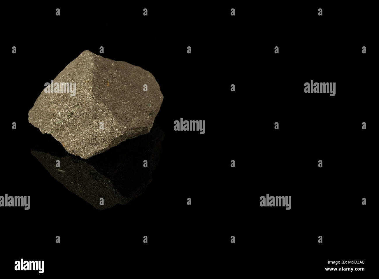 la-magn-tite-le-minerai-de-fer-m-tal-oxyde-de-fer-magn-tique
