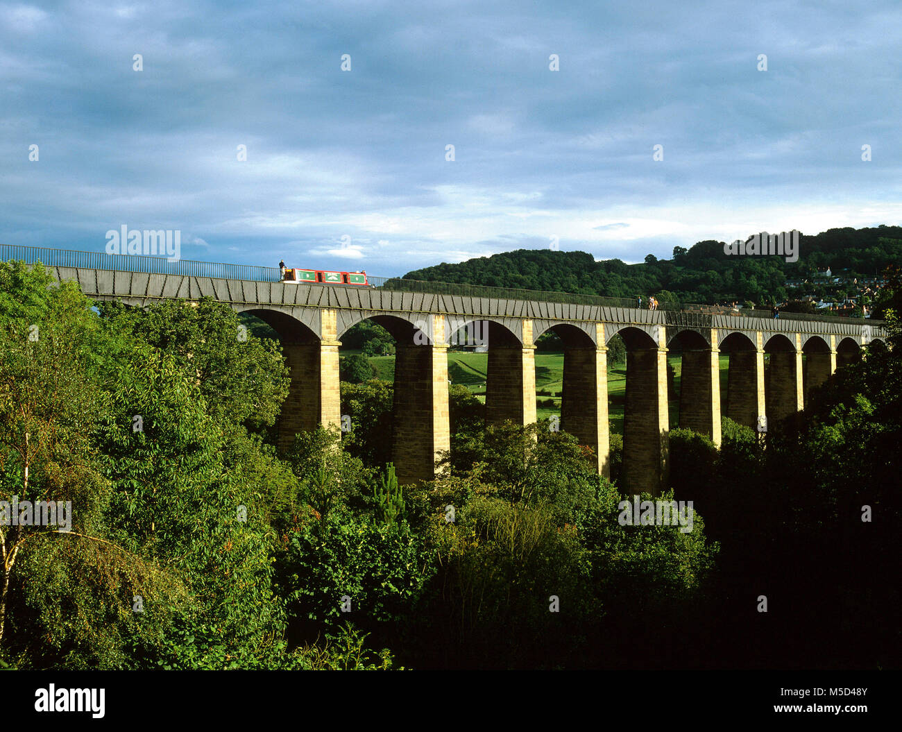 Pont-canal de Pontcysyllte sur le sentier du canal de Llangollen, Wrexham, North Wales, construit par Thomas Telford et William Jessop et achevé en 1805 Banque D'Images