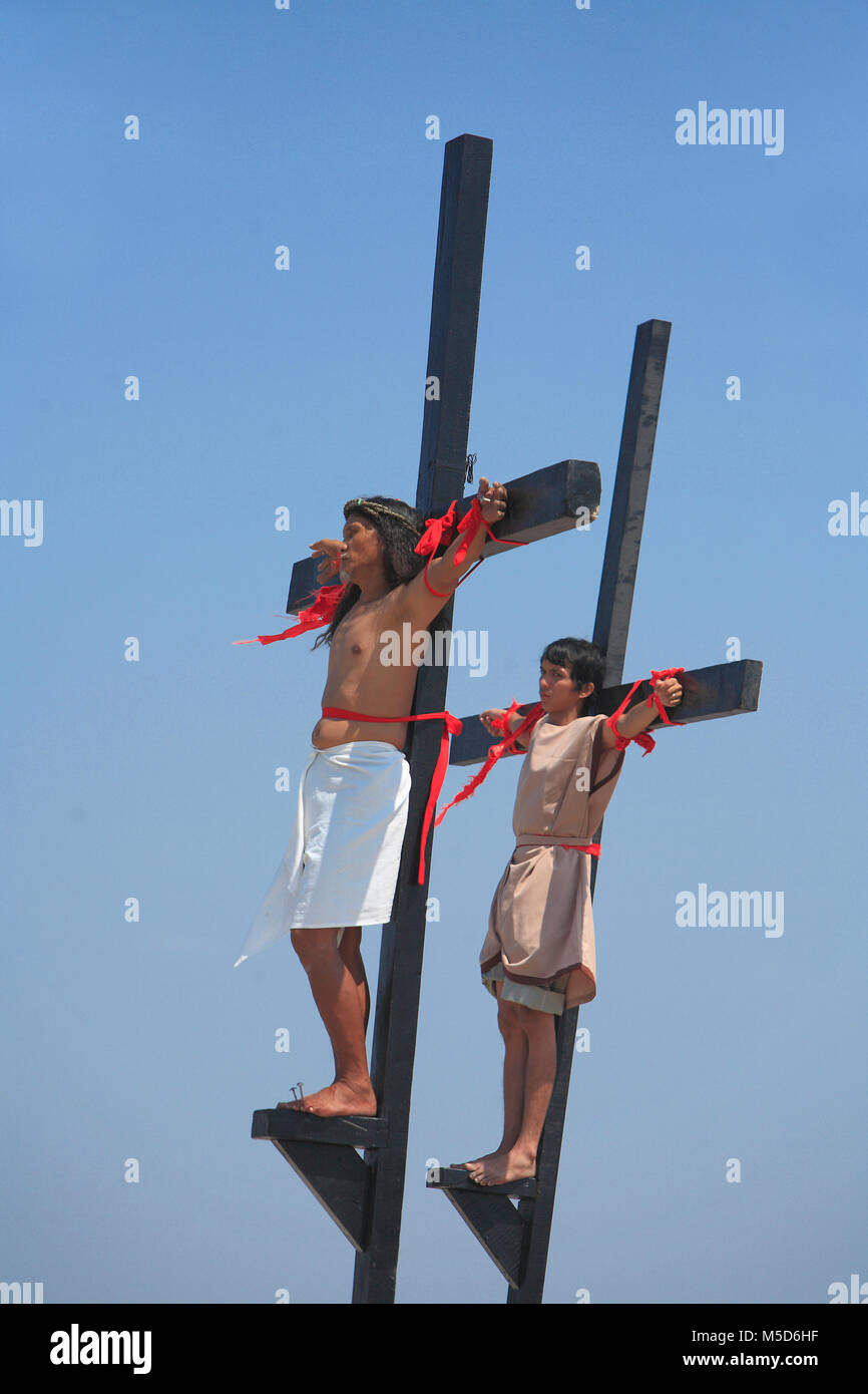 Crucifixion Les Rituels Religieux Le Vendredi Saint L Auto Flagellation Publique Des Flagellants San Pedro Cutud Ile De Luzon Photo Stock Alamy Crucifixion Les Rituels Religieux Le Vendredi Saint L Auto Flagellation Publique Des Flagellants San Pedro Cutud Ile De Luzon Photo Stock Alamy