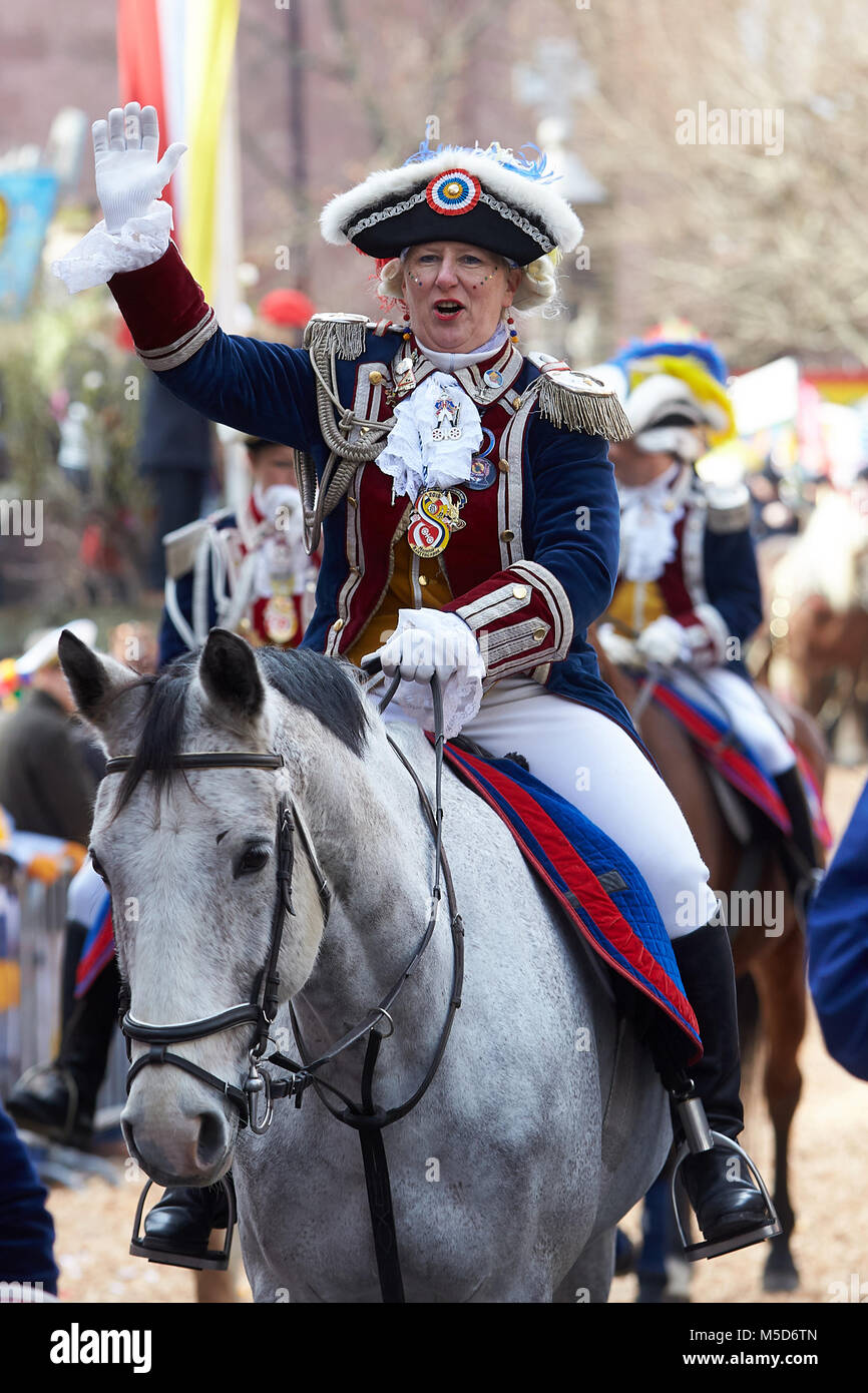 La Garde sur cheval en procession le lundi de carnaval, Mayence, Rhénanie-Palatinat, Allemagne Banque D'Images