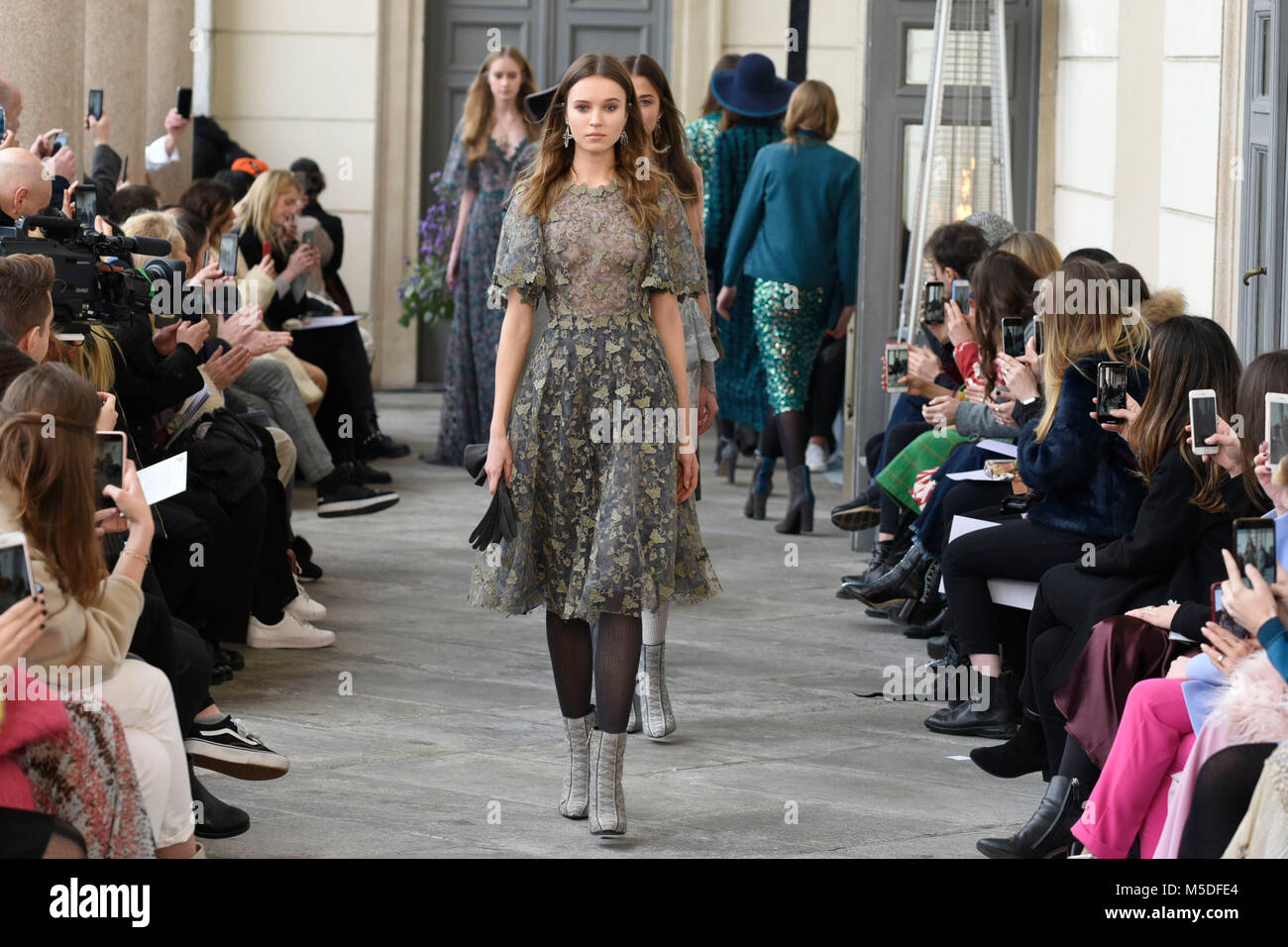 Milan, Italie. 22 Février, 2018. Femme Fashion Week automne/hiver. 2018/2019 Luisa Beccaria, les défilés de mode indépendant Crédit Photo Agency Srl/Alamy