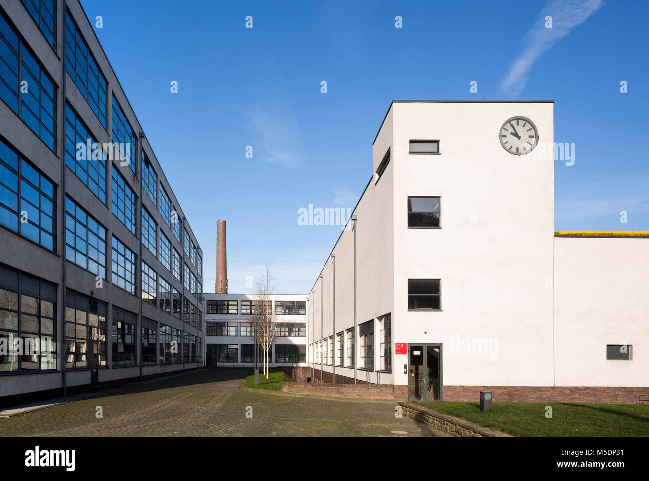 Krefeld, Vereingte Seidenweber "Verseidag AG', il Uhrenturm-Gebäude und von 1931/1935, Mies van der Rohe erbaut Banque D'Images