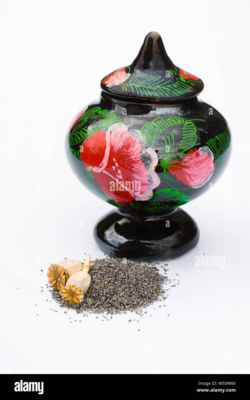 Close up de graines de tournesol et jar isolé sur fond blanc Banque D'Images