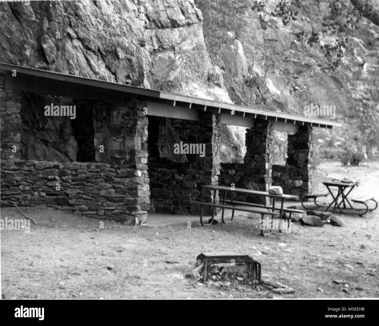 Historique Grand Canyon- Bright Angel Campground c BRIGHT ANGEL CREEK CAMPGROUND STRUCTURE D'HÉBERGEMENT. Le PARC NATIONAL DU GRAND CANYON. Banque D'Images