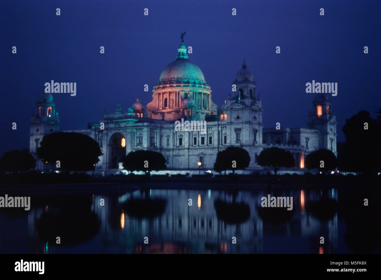 Vue de Victoria Memorial la nuit, Calcutta, West Bengal, India Banque D'Images