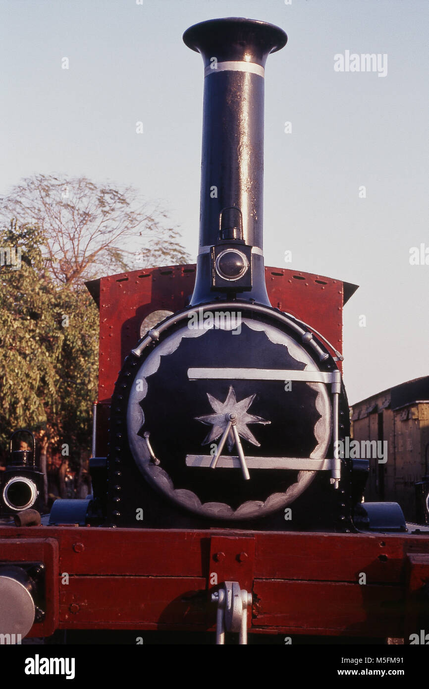 Vieux moteur à vapeur sur l'affichage, National Rail Museum, New Delhi, Inde, Asie Banque D'Images
