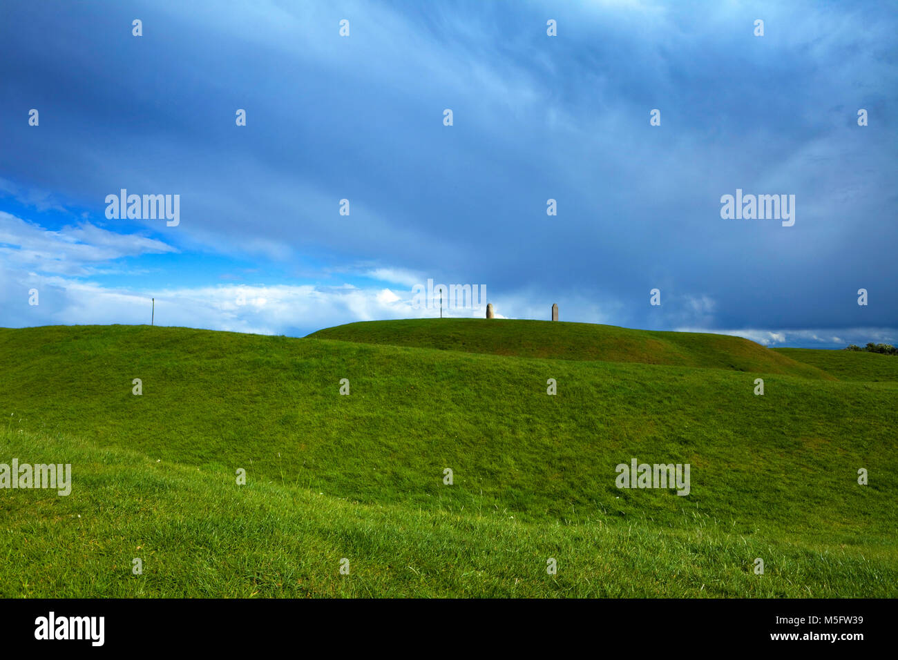 La Lia Fáil AKA Pierre Pierre du Destin lors de l'Inauguration monticule sur la Colline de Tara où Hauts Rois d'Irlande ont été couronnés. Le comté de Meath, Irlande Banque D'Images