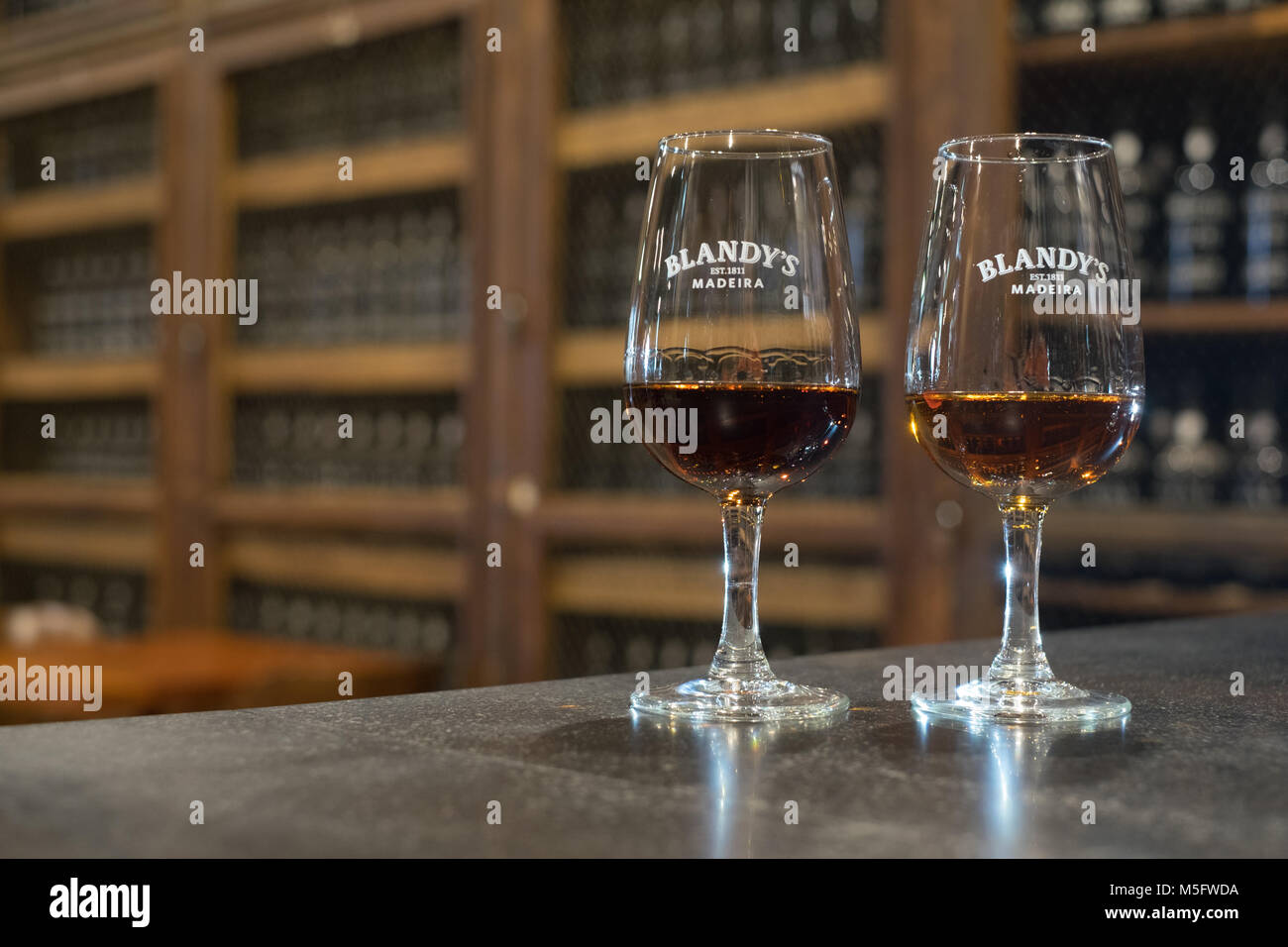 Le vin de Madère à Blandy's Wine Lodge, Funchal Madeira, un des producteurs de vin établi depuis longtemps et a un excellent centre d'accueil dans le centre de Funchal. Banque D'Images