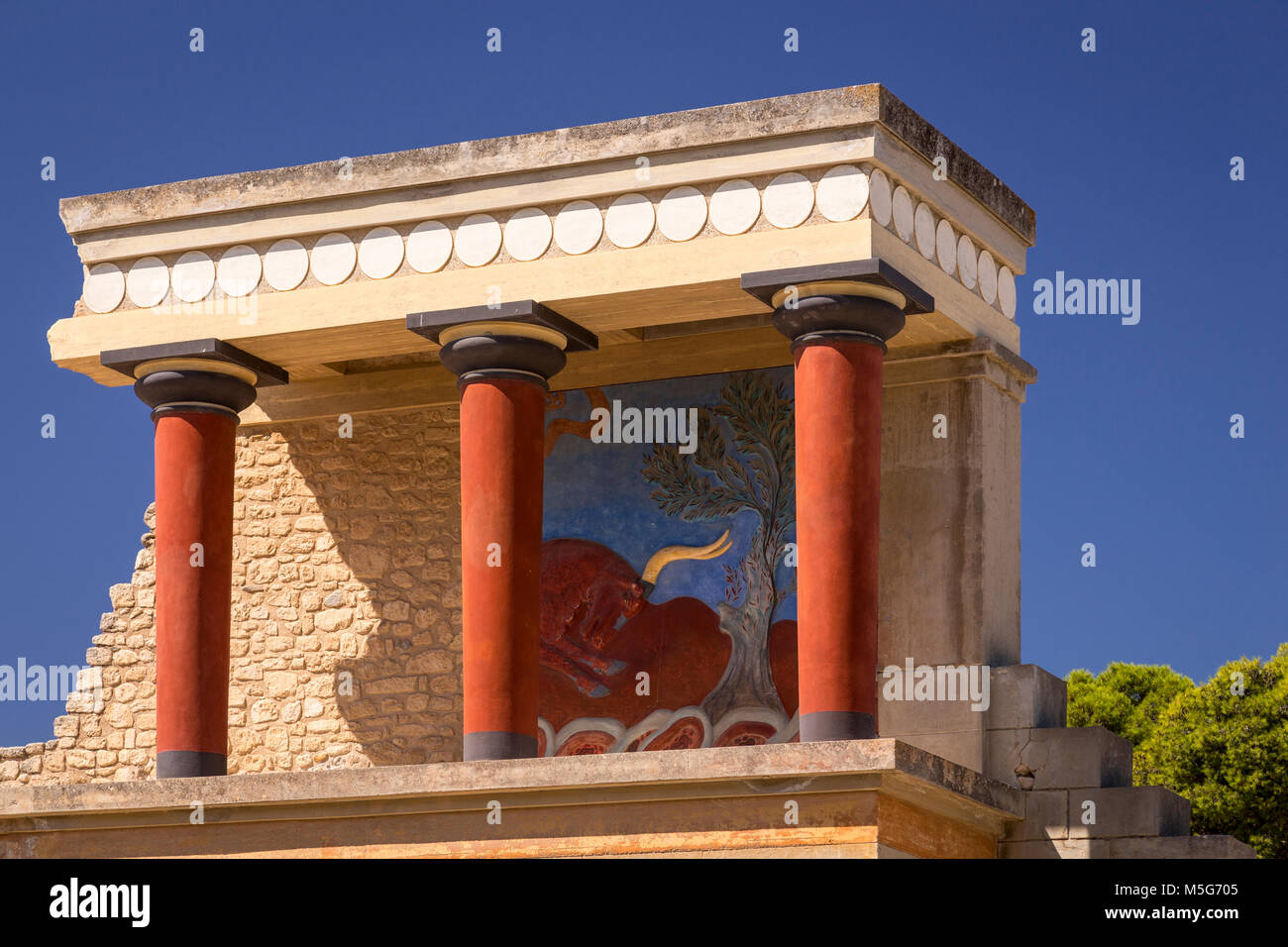 Palace avec fresque minotaure à Cnossos, en Crète Banque D'Images