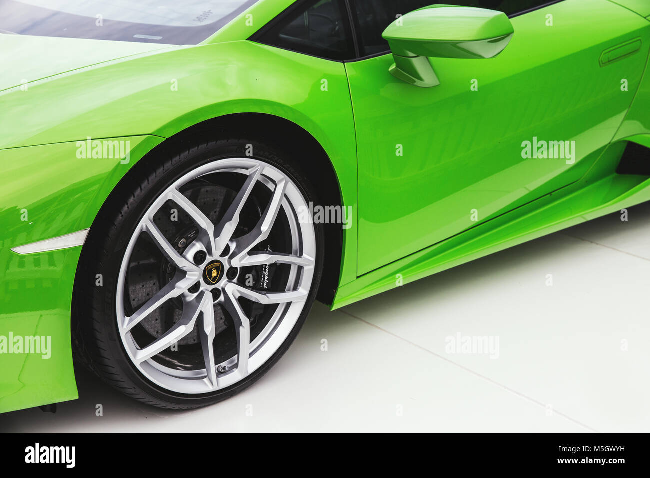 Londres - le 26 juin 2015 : Lamborghini voiture de sport de couleur verte brillante Banque D'Images