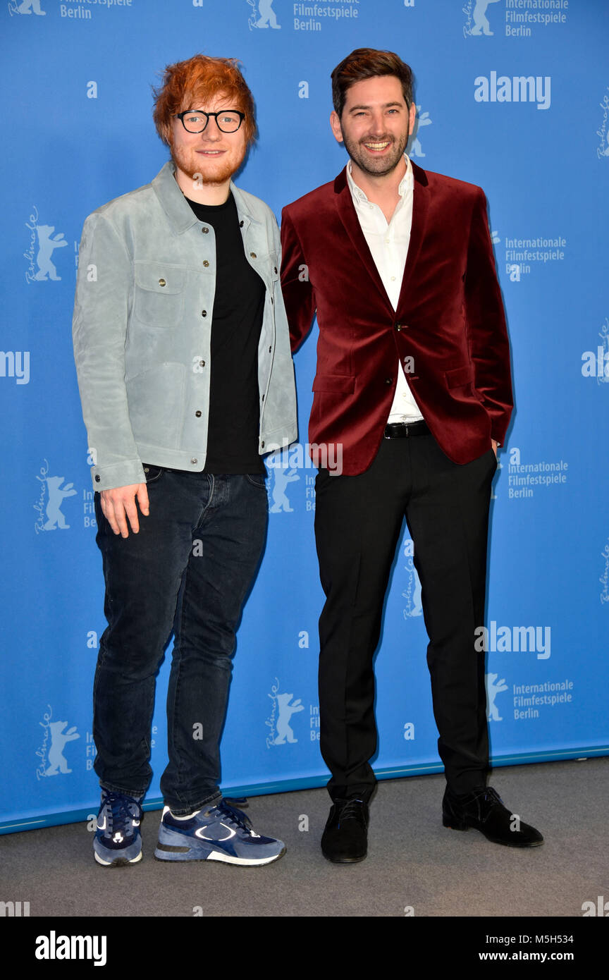 Ed Sheeran et Murray Cummings durant la 'Songwriter' photocall à la 68e Festival International du Film de Berlin / Berlinale 2018 le 23 février 2018 à Berlin, Allemagne. Banque D'Images