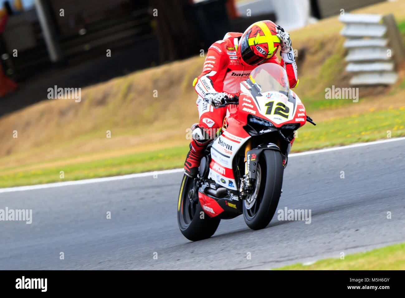 MELBOURNE, AUSTRALIE - 23 février : Xavi Fores 12 circonscription de Barni Racing Team en Superpole 1 à l 2018 MOTUL Championnat du Monde FIM Superbike à Phillip Island, en Australie le 24 février 2018. Banque D'Images