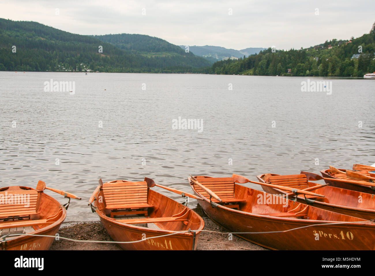À Titisee , en Allemagne, le 08/05/2016 - lac de Titisee en forêt noire de Baden Wuttemberg, Allemagne Banque D'Images