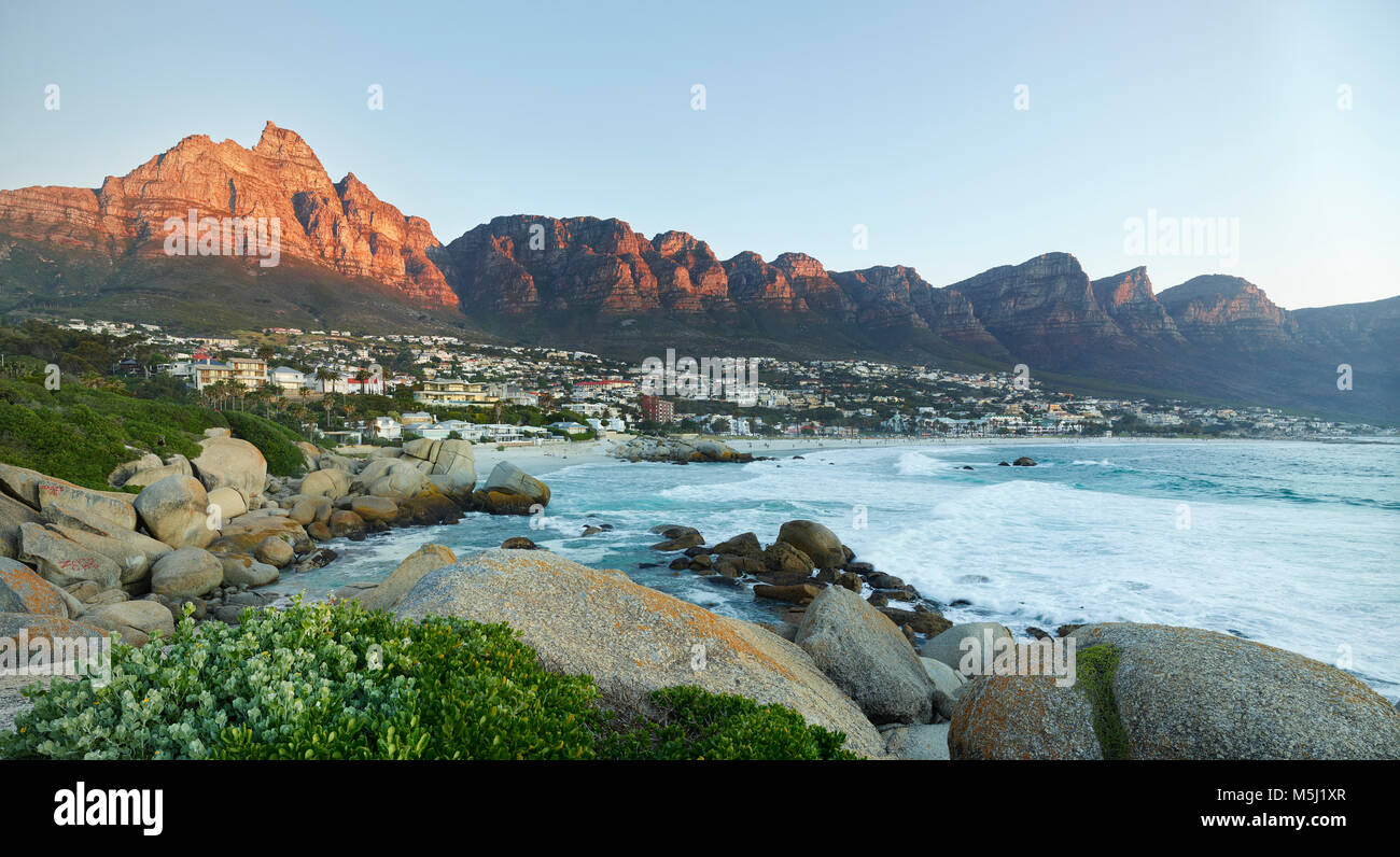 L'Afrique du Sud, Western Cape, Cape Town, Camps Bay, Douze Apôtres Banque D'Images