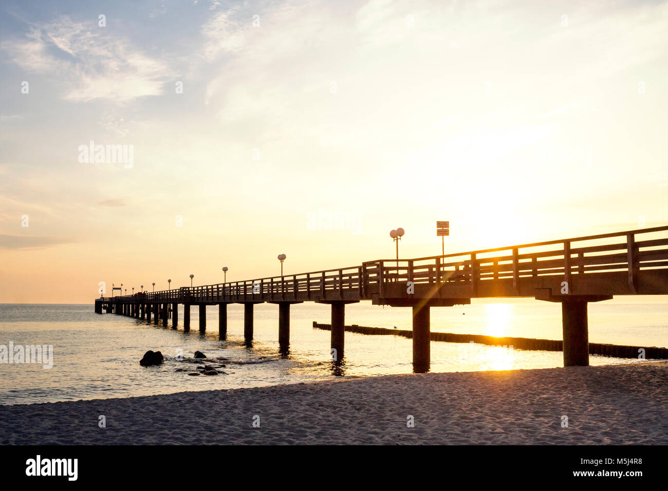L'Allemagne, de la mer Baltique Mecklembourg-Poméranie-Occidentale, seaside resort Kühlungsborn, pont sur la mer le matin Banque D'Images