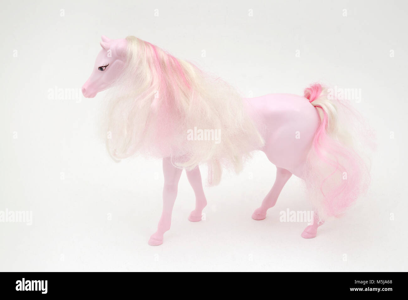 jouet cheval barbie