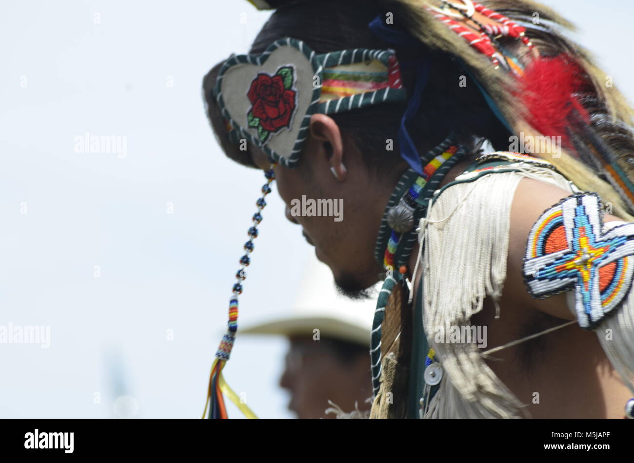 Les coiffes de cérémonie d'être porté pendant une compétition de danse et de pow-wow Banque D'Images