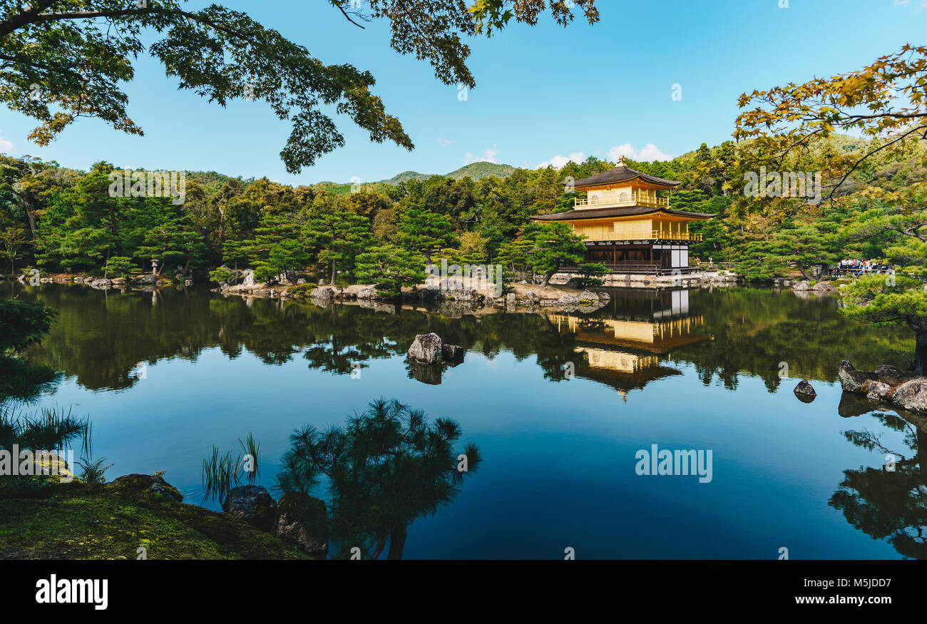 Pavillon d'Or à Kyoto, au Japon. Temple Kinkakuji des Empereurs Banque D'Images