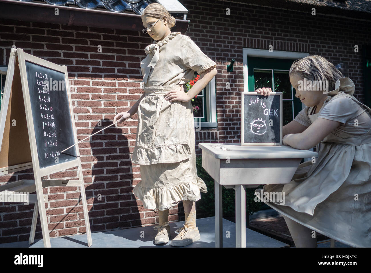 Les Statues vivantes festival était célébré dans le village néerlandais de Rolde, dans la province de Drenthe (Pays-Bas). Le Festival a compté avec arou Banque D'Images