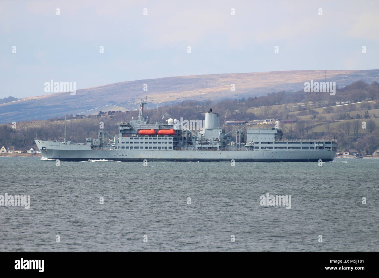 Fort de demandes Austin (A386), une classe Fort Rosalie (ou Fort-class) reconstitution de la flotte navire exploité par la Royal Fleet Auxiliary, au large de la côte d'Ayrshire. Banque D'Images