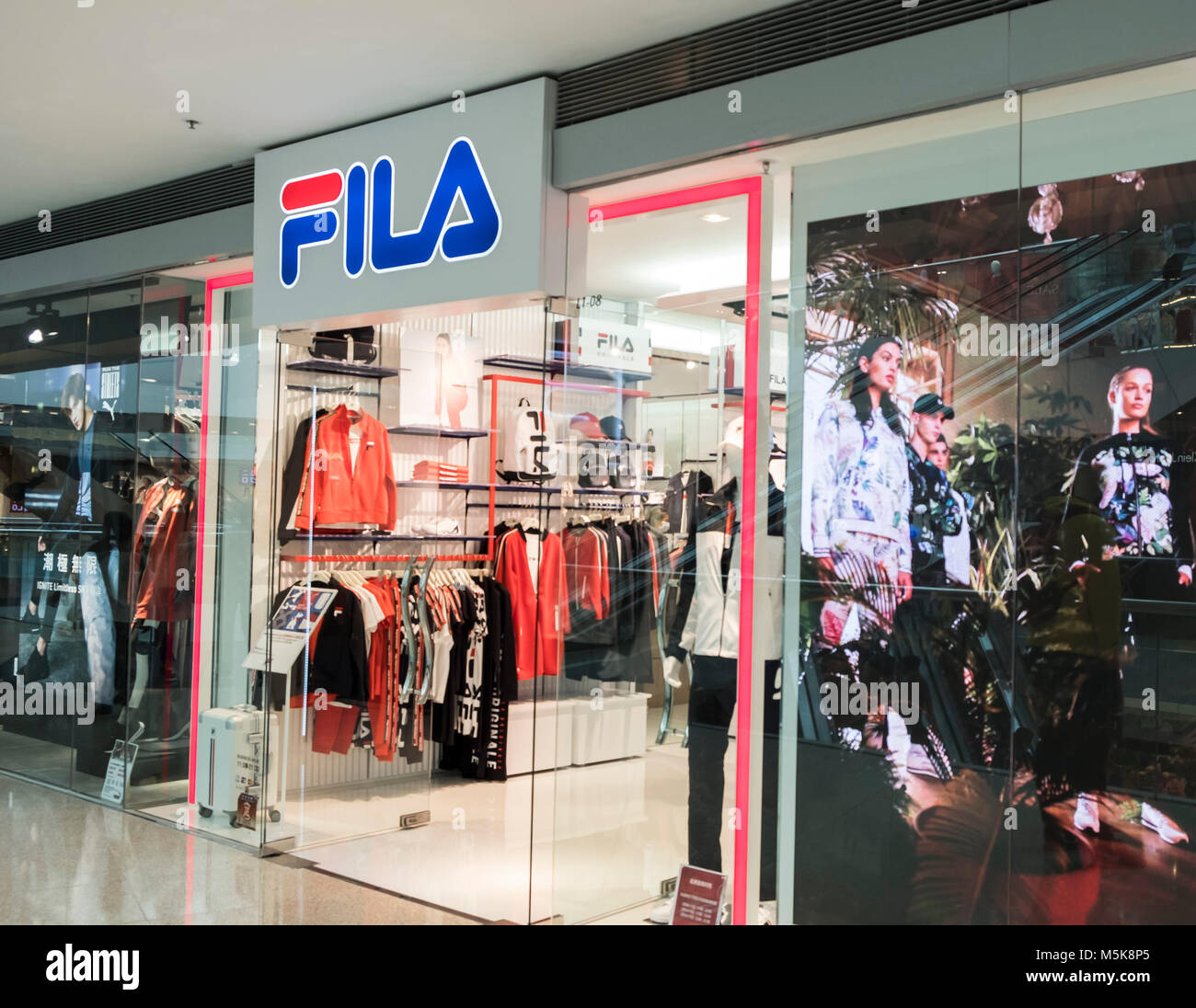 HONG KONG - le 4 avril 2019 : FILA store à Hong Kong Photo Stock - Alamy