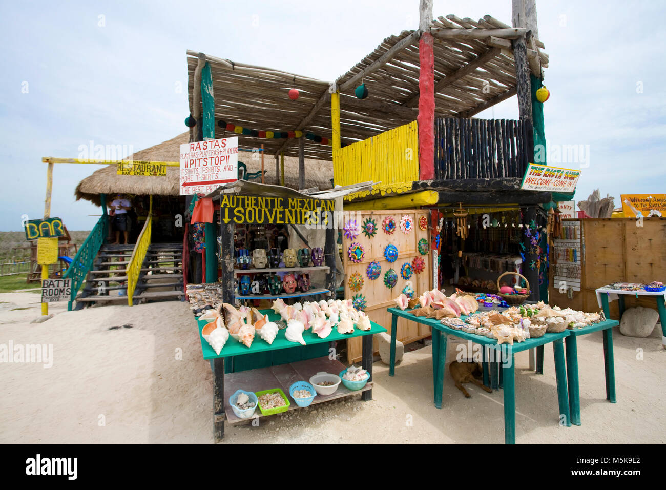 Am Souvenirladen Suedseite von Punta Sur, Cozumel, Mexique, Caraïbes | boutique de souvenirs à Punta Sur, southside de Cozumel, Mexique, Caraïbes Banque D'Images