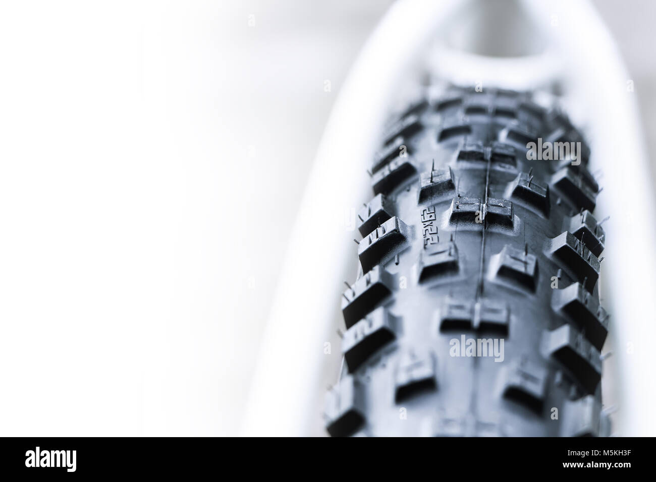 Gros pneu de vélo Banque de photographies et d'images à haute résolution -  Alamy