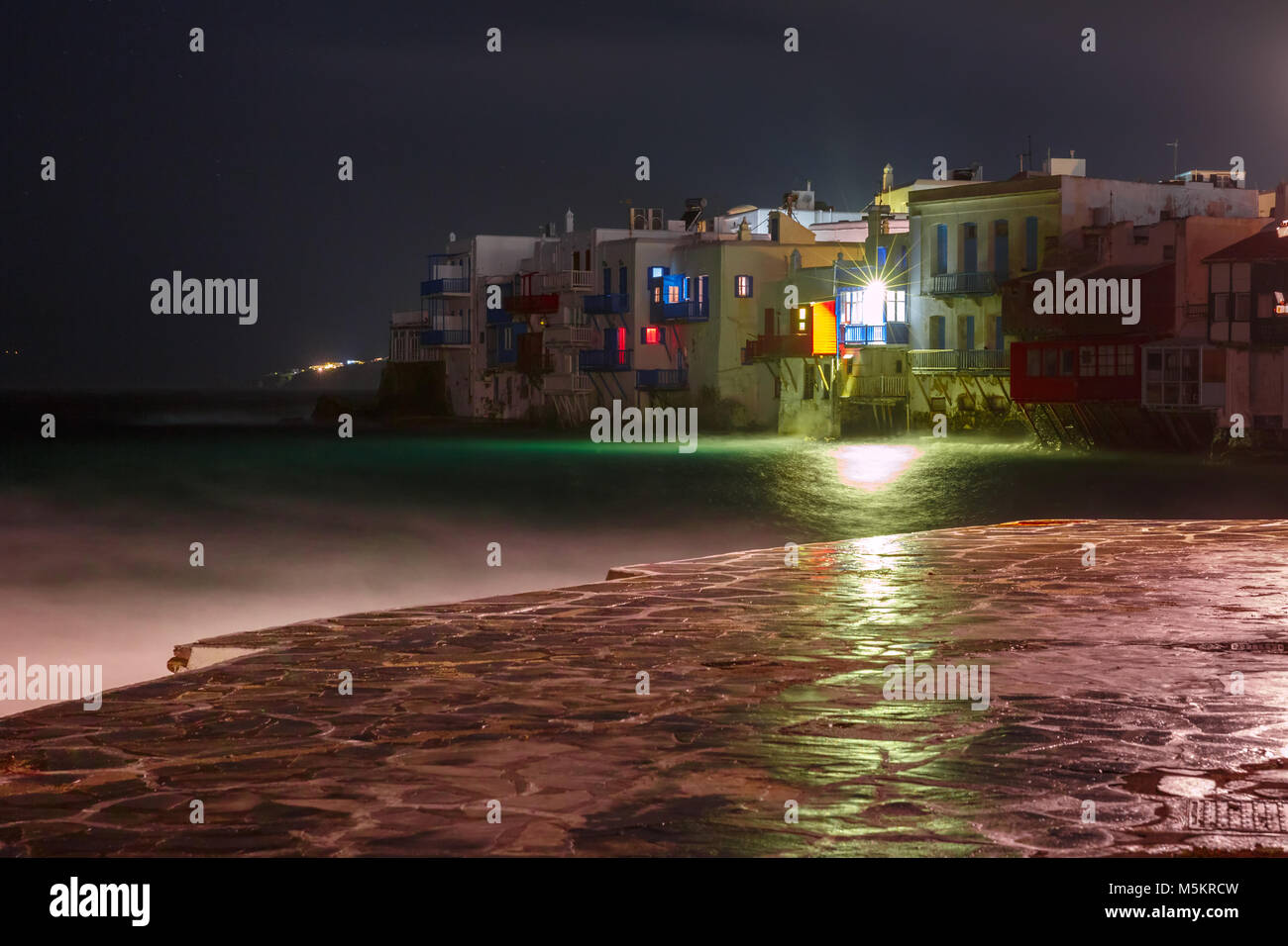 La petite Venise de nuit sur l'île de Mykonos, Grèce Banque D'Images