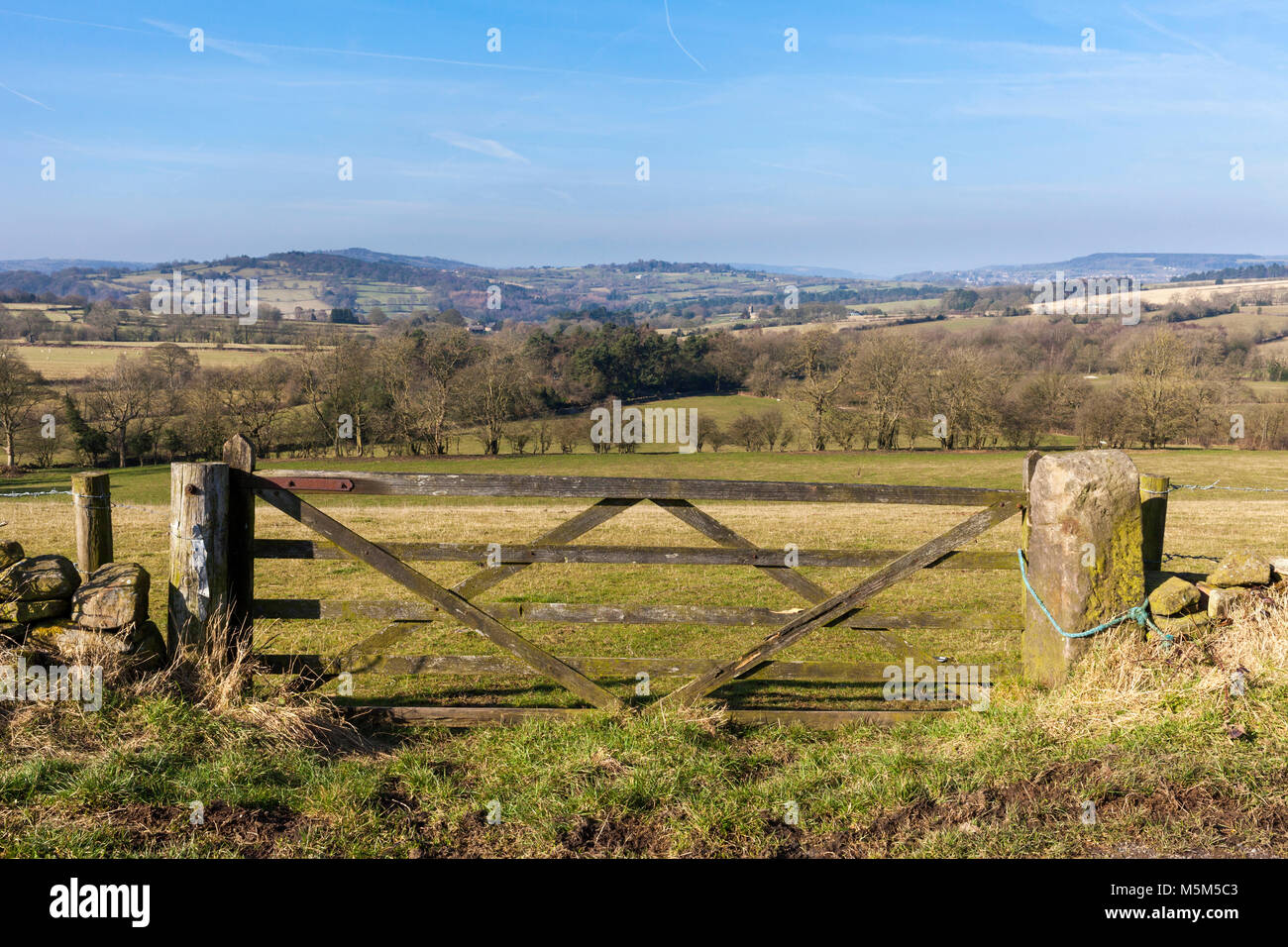 Upper Holloway, Derbyshire, Angleterre, Royaume-Uni 24 février 2018. Une froide journée ensoleillée dans le Derbyshire Dales près du village de Upper Holloway. Credit : Mark Richardson/Alamy Live News Banque D'Images