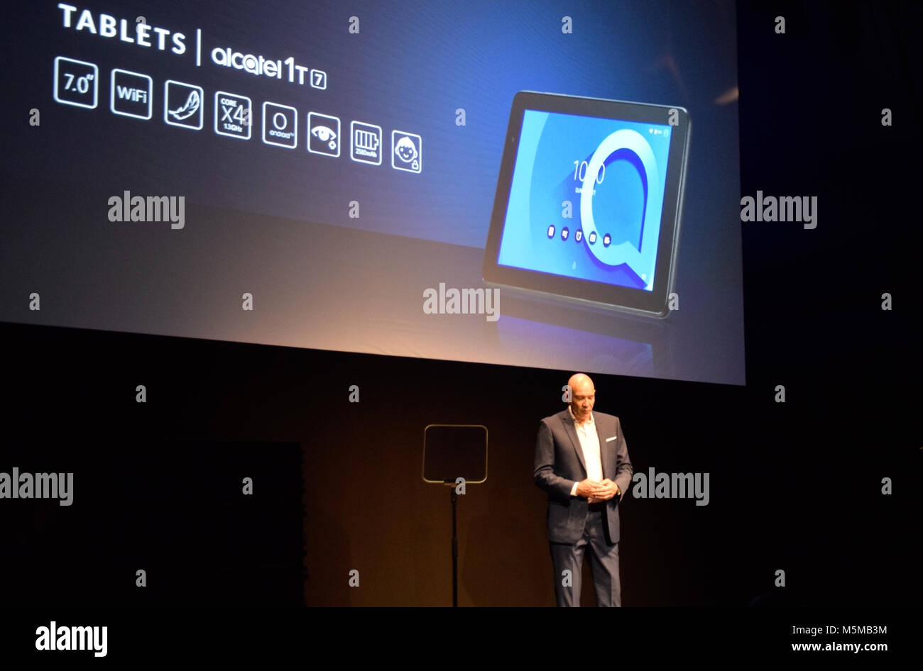 Barcelone, Espagne, 24 février 2018, Stefan Streit. directeur général, global marketing, en prenant sur les nouveaux modèles d'Alcatel comprimés. Credit : Jovana Kuzmanović/Alamy Live News Banque D'Images