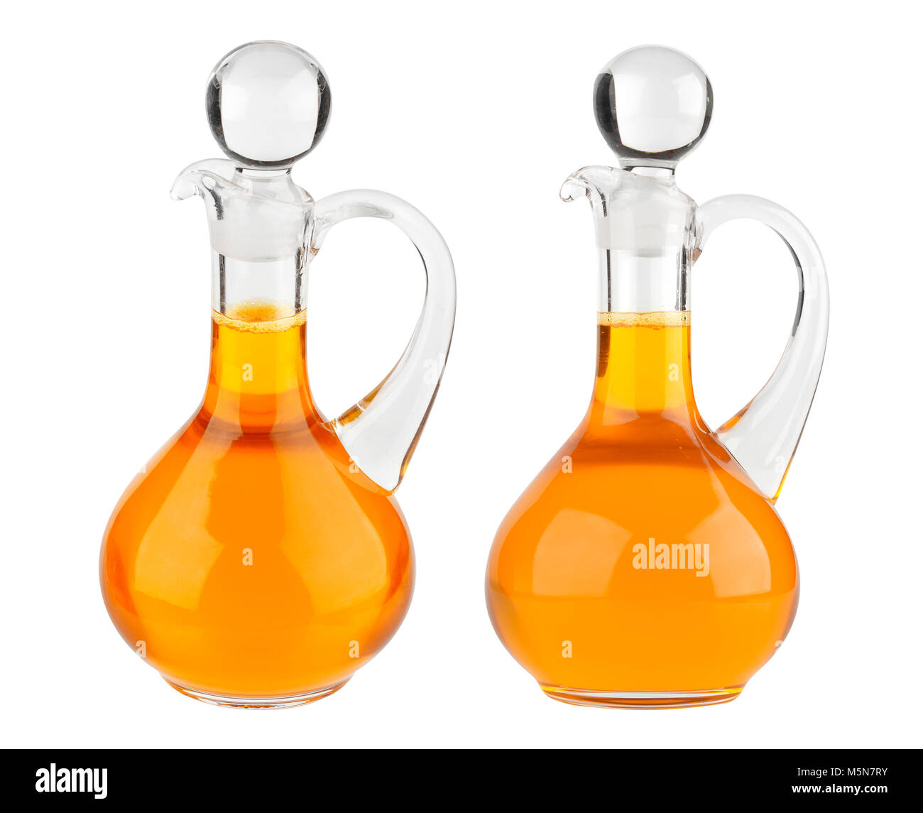 Bouteille de verre d'huile végétale isolated on white Banque D'Images