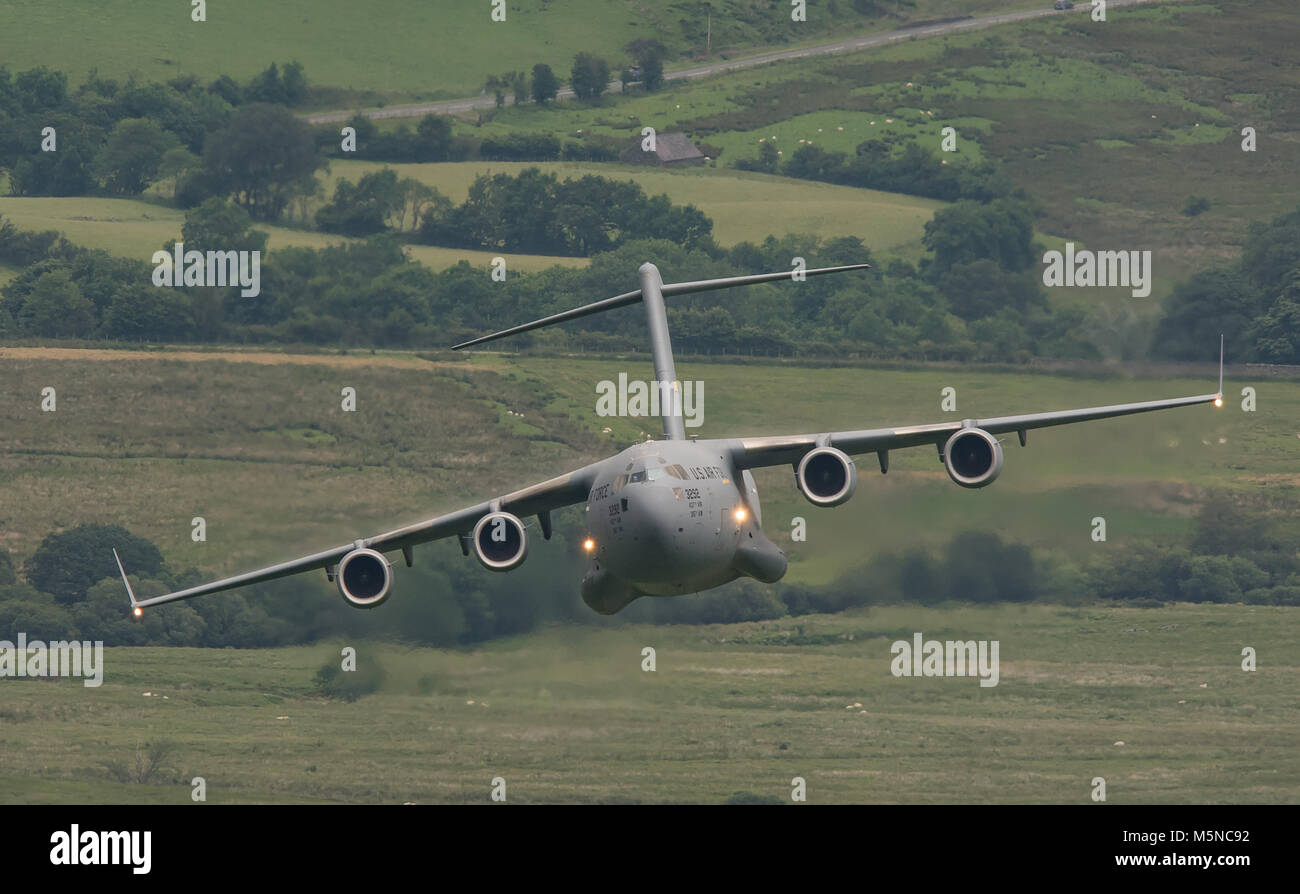 C17 Globemaster 3 de Charleston Aribase U.S.A dans la boucle Mach Mid-Wales U.K Banque D'Images