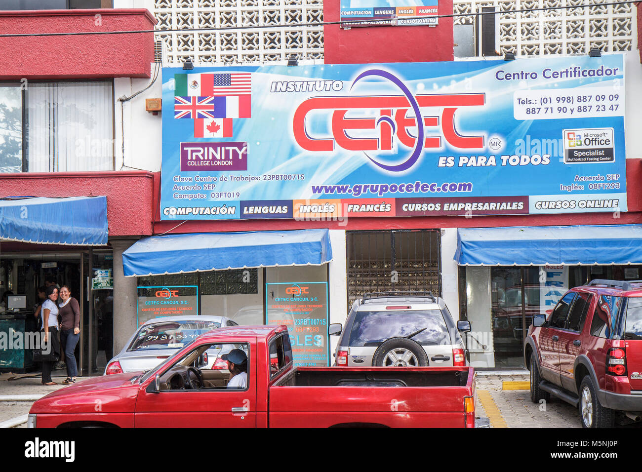 Cancun Mexique,Mexicain,langue,institut bilingue,Français,Anglais,professionnel,école de commerce,panneau,certification Microsoft,ordinateur,cours,formation professionnelle,f Banque D'Images