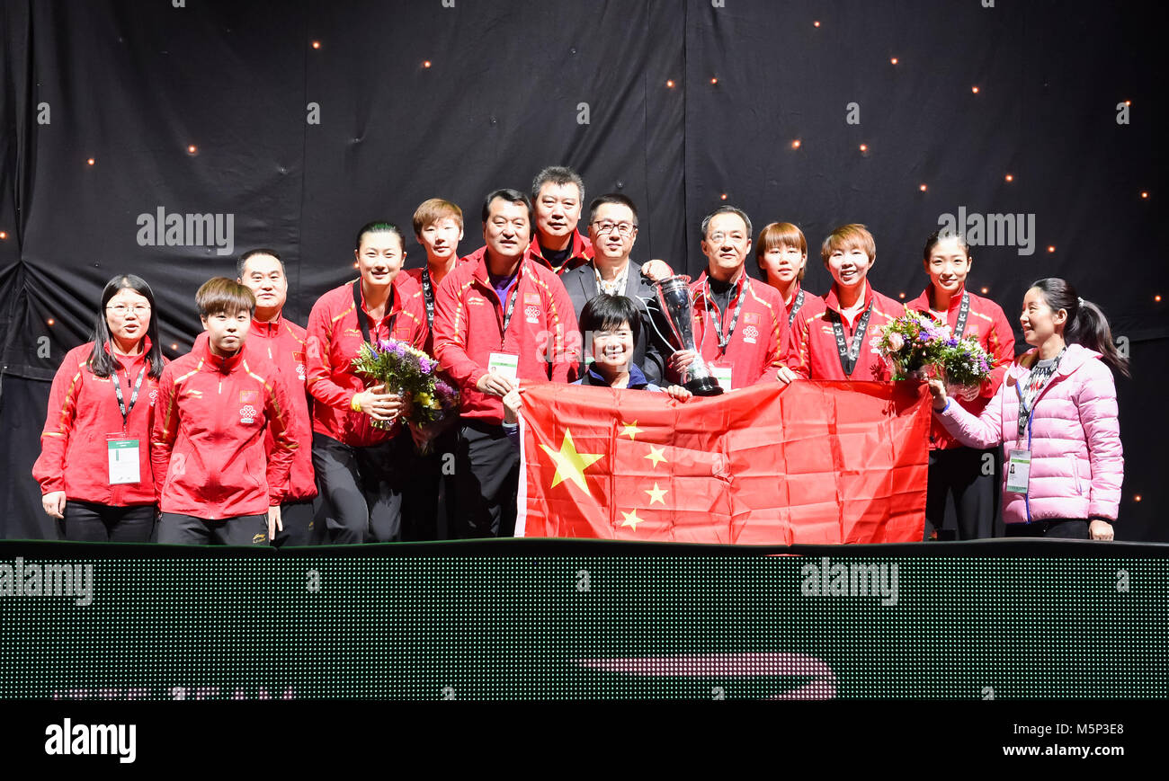 Londres, Royaume-Uni. 25 Février, 2018. L'équipe femmes Chine célèbre remportant la finale au cours de l'équipe de la Fédération Internationale de Tennis de Table de finale de la Coupe du monde match entre l'équipe de femmes de la Chine contre l'équipe féminine du Japon à Copper Box Arena le dimanche 25 février 2018. Londres en Angleterre. Credit : Crédit : Wu G Taka Taka Wu/Alamy Live News Banque D'Images