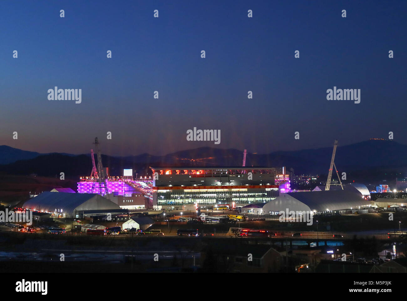 25 février 2018, la Corée du Sud, Pyeongchang : Jeux Olympiques, cérémonie de clôture, le Stade olympique : vue générale du Stade Olympique. Photo : Daniel Karmann/dpa Banque D'Images