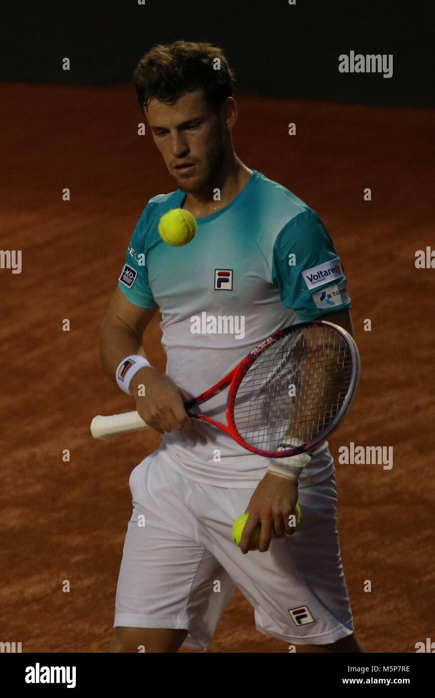 Rio de Janeiro, Brésil, 24 février 2018. Diego Schwartzman (ARG) dans le match il a battu Nicolas Jarry (CHI) en demi-finale de l'Open ATP 2018 Rio 500. Crédit : Maria Adelaide Silva/Alamy Live News Banque D'Images