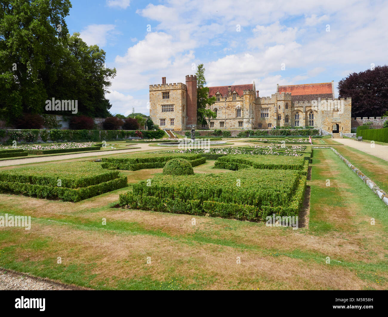 Motifs médiévale historique et bâtiments de Penshurst Place. Banque D'Images