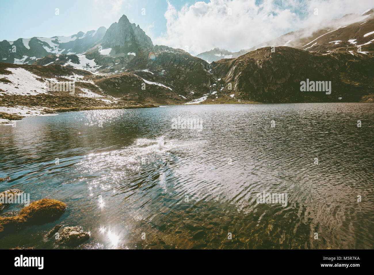 Lac paysage montagnes nature sauvage en plein air d'été matin scenery Banque D'Images