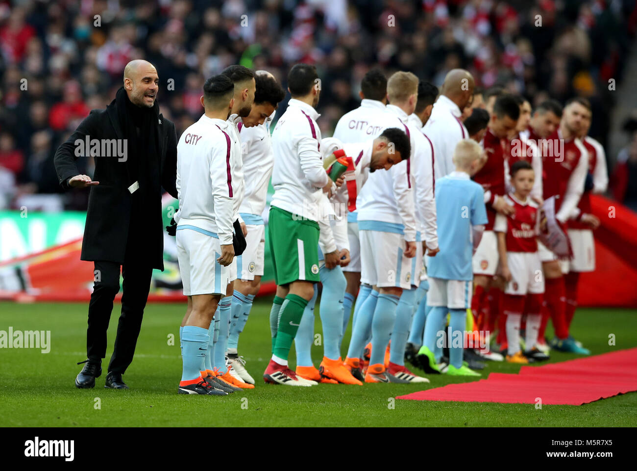 PEP Guardiola, directrice de Manchester City (à gauche) avant la finale de la coupe Carabao au stade Wembley, Londres. APPUYEZ SUR ASSOCIATION photo. Date de la photo: Dimanche 25 février 2018. Voir PA Story FOOTBALL final. Le crédit photo devrait se lire comme suit : Nick Potts/PA Wire. RESTRICTIONS : aucune utilisation avec des fichiers audio, vidéo, données, listes de présentoirs, logos de clubs/ligue ou services « en direct » non autorisés. Utilisation en ligne limitée à 75 images, pas d'émulation vidéo. Aucune utilisation dans les Paris, les jeux ou les publications de club/ligue/joueur unique. Banque D'Images