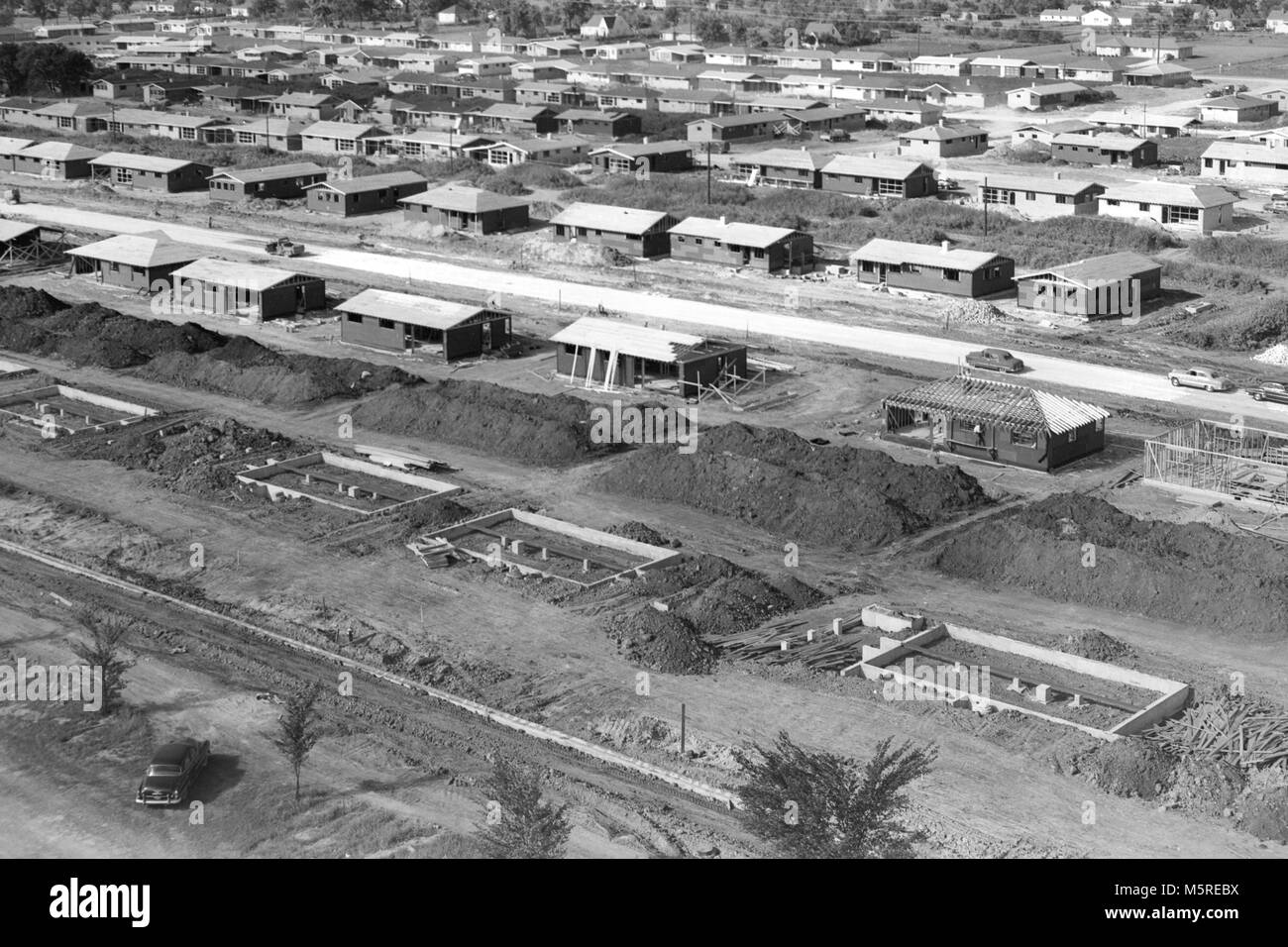 La construction de logements en lotissement Arlington Heights, Illinois, ca. 1954. Banque D'Images